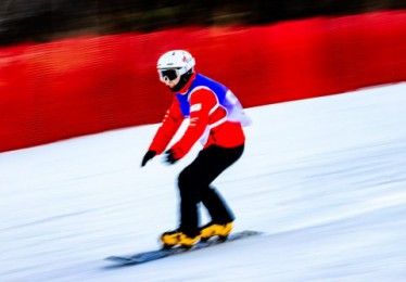 SRA滑雪场联盟2025—2026“冰雪丝路杯”粉雪联赛启幕