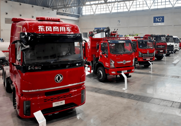 助力东风商用车抢占细分赛道 东风新疆7款新品亮相2026合作伙伴大会