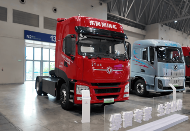 东风天龙KL港口集运纯电牵引车 深度定制破解运输痛点