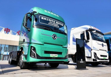 东风商用车绿智平台首款纯电战略车型——东风天龙KH纯电牵引车 优化TCO价值