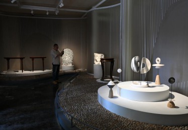 恭王府博物馆藏明清家具与现代陶艺展开展