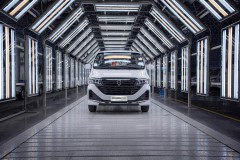 金杯海狮王CNG下线 焕新战略落地